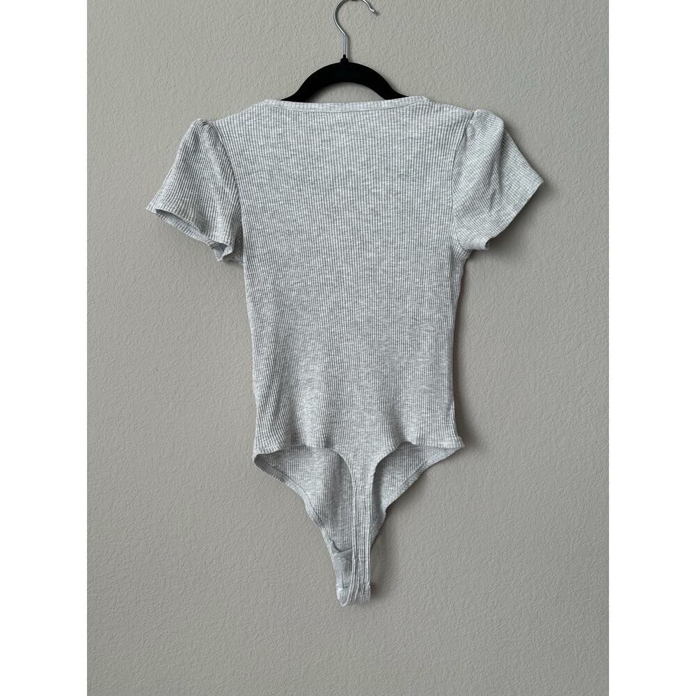 ANTHROPOLOGIE Ribbed Henley Tee V-Neck Bodysuit in Light Grey Heather Size XS - Picture 6 of 11